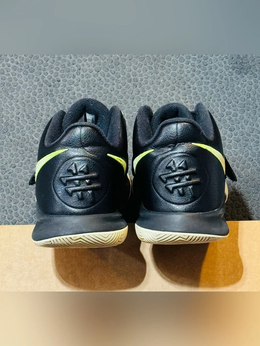 Nike Kyrie Flytrap 3 ‘Black Volt’ 2019 (Sz 10M/11.5W)